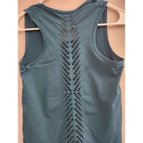 Tema ATHLETICS SEAMLESS TEAL LEAF TANK SZ M/L - Picture 3 of 4
